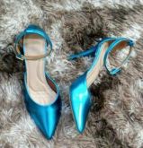 Scarpin Azul Metalizado Bico Fino Salto 7 cm