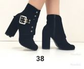 Coturno Moleka Shoes Fivela Salto Bloco 11 cm Preto Camurça