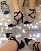 Scarpin Preto Tiras Salto 7 cm