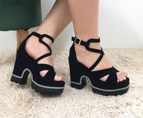 Sandália Tratorada Preto Trançada 8 cm