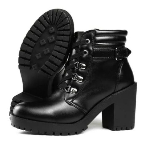 Bota Preta Tratorada Couro Sintético salto 7 cm com cadarço