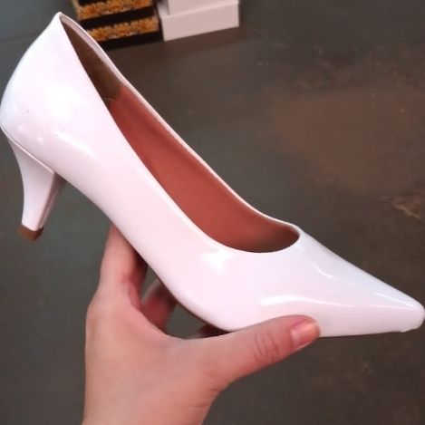 Scarpin Branco Vinil salto 5 cm