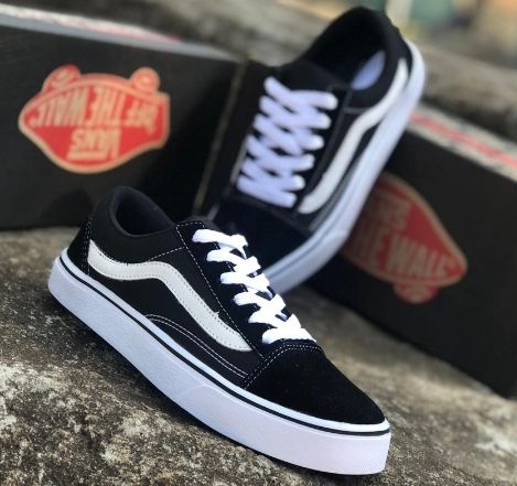 Tênis Preto/Branco Vans