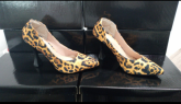 Scarpin Animal Print Onça Salto Taça 7 cm